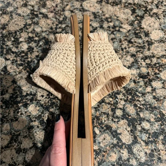 Steve Madden Lakeshore Woven Raffia Slide Sandal - Picture 4 of 6